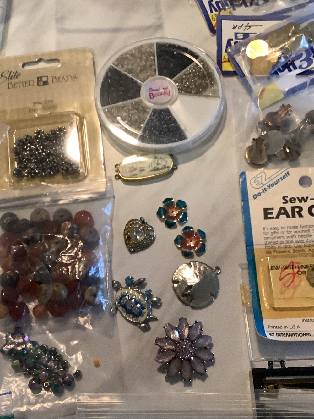 Mix Lot 3+ lbs VTG~New Glass~Plastic~Wood~Seed Beads & Various Types of Findings - Picture 8 of 11